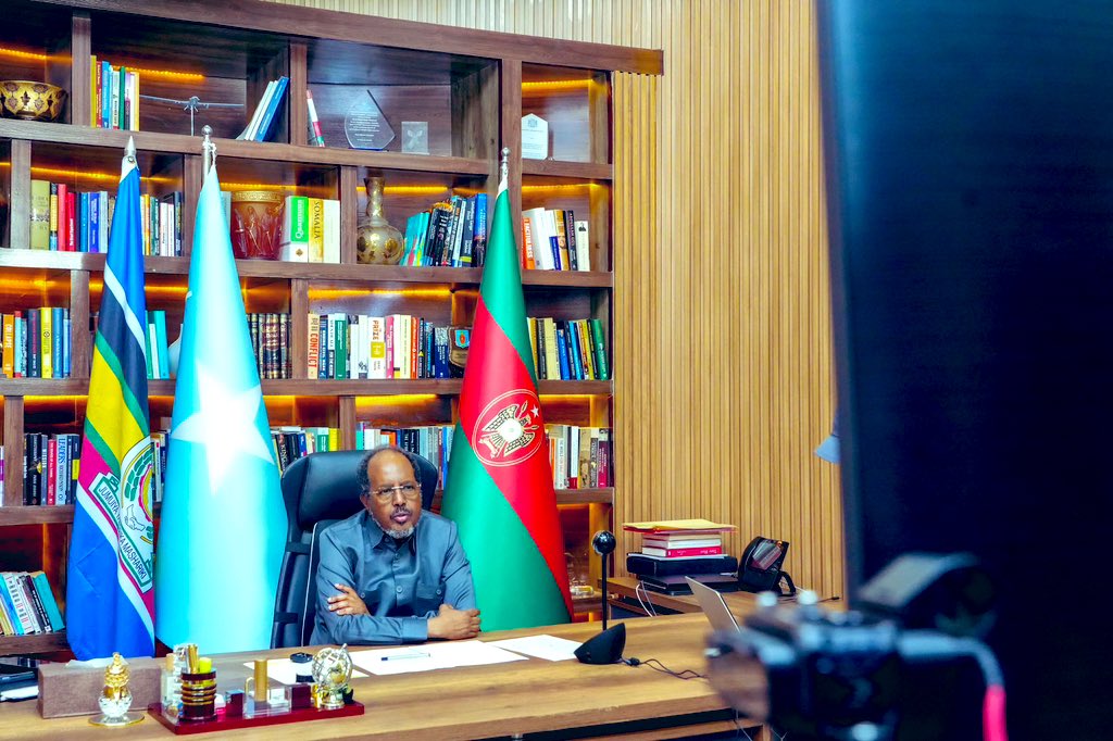 HassanSMohamud's tweet image. I attended the IGAD 43rd Extraordinary Virtual Assembly on South Sudan today. Somalia unequivocally calls for immediate cessation of hostilities, de-escalation and a return to dialogue. Peace and stability must be prioritised to safeguard the future of the South Sudanese people.