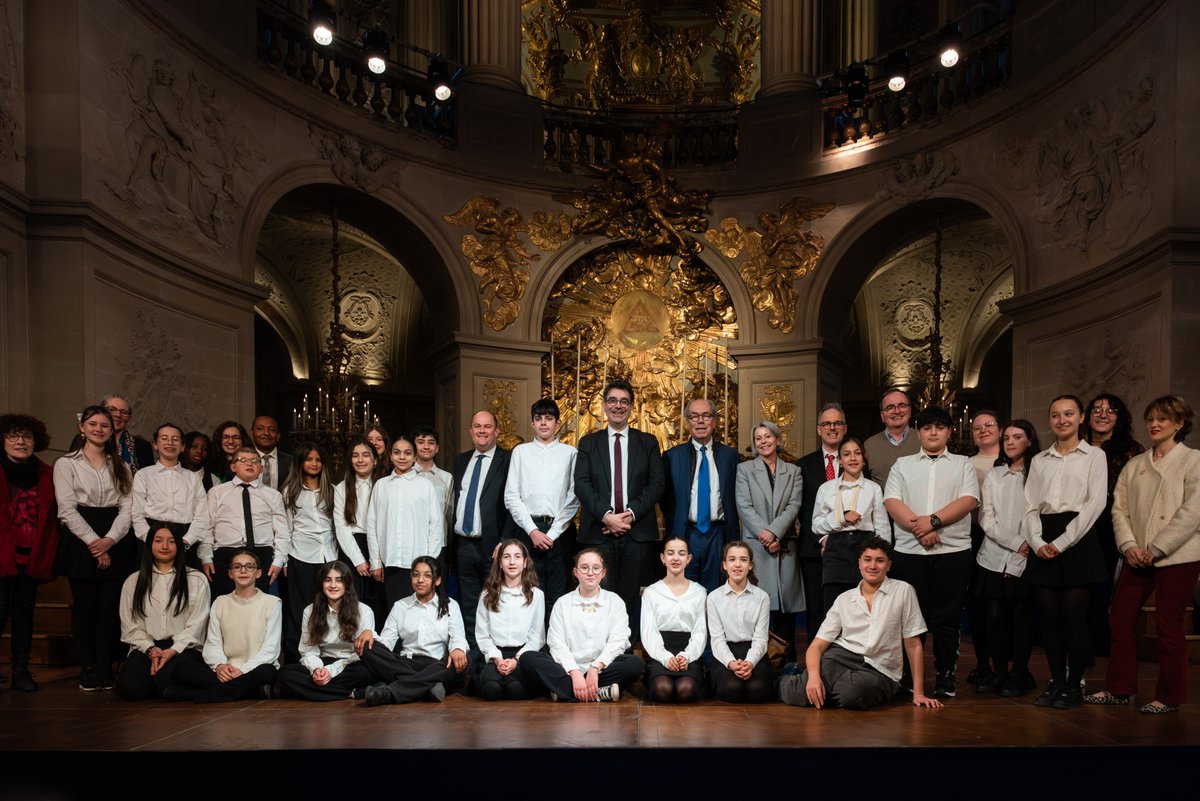 CMBV (@cmb_v) on Twitter photo 🎶✨ Un moment exceptionnel pour les jeunes de Maurepas à la Chapelle royale !
Le @CMBVersailles et la <a href="/Prefet78/">Préfet des Yvelines 🇫🇷</a> poursuivent leur jumelage culturel, offrant une immersion unique dans notre patrimoine musical 🎼🏛️
🔗 À lire ici : yvelines.gouv.fr/Actualites/Jum… <a href="/PierreCoppey/">Pierre Coppey</a> <a href="/nbucher89/">Nicolas Bucher</a> 🎶✨ Un moment exceptionnel pour les jeunes de Maurepas à la Chapelle royale !
Le @CMBVersailles et la <a href="/Prefet78/">Préfet des Yvelines 🇫🇷</a> poursuivent leur jumelage culturel, offrant une immersion unique dans notre patrimoine musical 🎼🏛️
🔗 À lire ici : yvelines.gouv.fr/Actualites/Jum… <a href="/PierreCoppey/">Pierre Coppey</a> <a href="/nbucher89/">Nicolas Bucher</a>