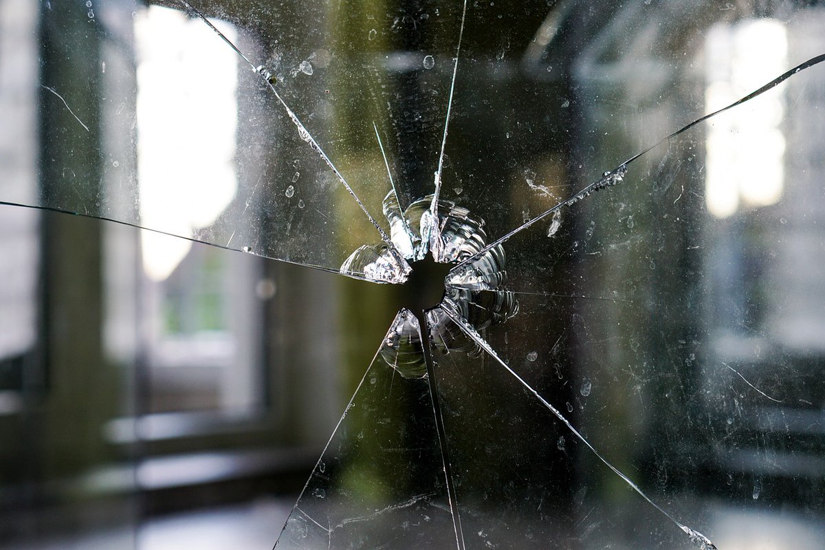 Fast response means better security! 

Our 18-minute average response time means we’re on-site quickly to deter threats &amp; secure your business. 

Don’t leave security to chance, trust the professionals! 🔒

#AlarmResponse #RapidSecurity #oldham #oldhahour #manchester #business