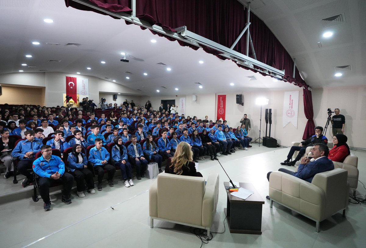 T.C. MEB Destek Hizmetleri Genel Müdürlüğü (@meb_dhgm) on Twitter photo 🎤İftarda Konuşalım🎤
Ramazan söyleşi programımızın ikincisi, Bakanımız Yusuf Tekin ile Tuva Cihangir Atasever ve Elvan Kuzucu Hıdır’ın katılımıyla Özdemir Bayraktar Havacılık ve Uzay Teknolojileri MTAL’de gerçekleştirildi.
meb.ai/Ufgs9Cz
<a href="/tcmeb/">Millî Eğitim Bakanlığı</a> <a href="/Yusuf__Tekin/">Yusuf Tekin</a> <a href="/omurfatih/">Ömür Fatih Karakullukçu</a> 🎤İftarda Konuşalım🎤
Ramazan söyleşi programımızın ikincisi, Bakanımız Yusuf Tekin ile Tuva Cihangir Atasever ve Elvan Kuzucu Hıdır’ın katılımıyla Özdemir Bayraktar Havacılık ve Uzay Teknolojileri MTAL’de gerçekleştirildi.
meb.ai/Ufgs9Cz
<a href="/tcmeb/">Millî Eğitim Bakanlığı</a> <a href="/Yusuf__Tekin/">Yusuf Tekin</a> <a href="/omurfatih/">Ömür Fatih Karakullukçu</a>