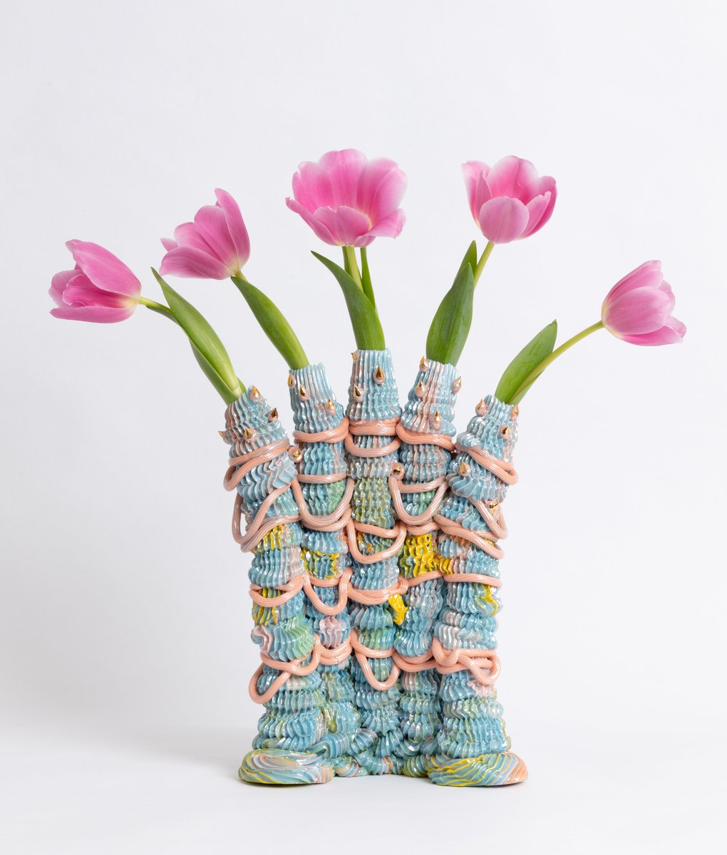 PROFILE | EBONY RUSSELL

Ebony Russell was recently announced as the winner of the Brookfield Properties Craft Award at this year’s Collect Art Fair.

You can read 'Piped dreams' for free on our website: ceramicreview.com/articles/piped…

📷 courtesy of the artist