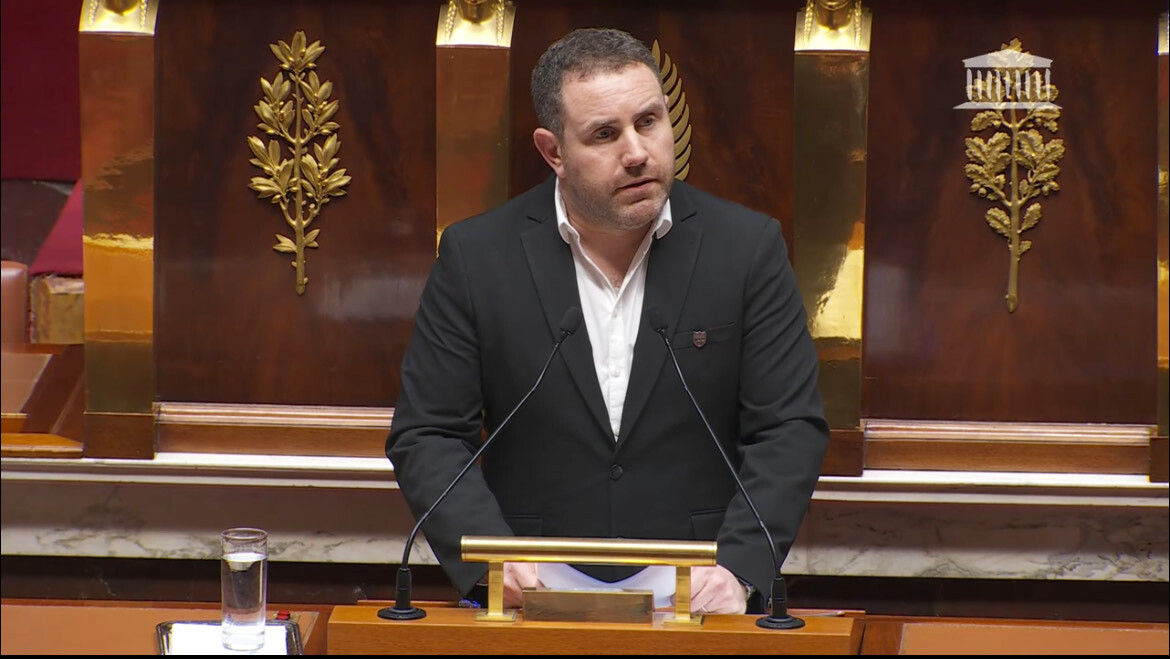 Asanblea Nazionalak onartu du laborantza lurren bebesteko Dufauk aurkezturiko lege egitasmoa.
▶️urlr.me/Ey7Pwg

<a href="/EHBai/">EH Bai</a>  ko diputatuak aurkezturiko laborantza lurren atxikitzeko lege egitasmoari behin-behineko onespena  eman zion, bart, frantziar Asanblea Nazionalak.