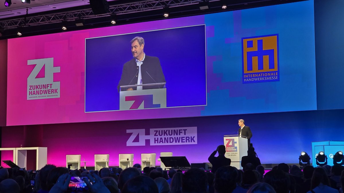 Steffen Range (@steffenrange) on Twitter photo Der <a href="/Markus_Soeder/">Markus Söder</a> auf der #ZUKUNFTHANDWERK - und gleich danach kommt <a href="/roberthabeck/">Robert Habeck</a> ... mal sehen, wie die Stimmung zwischen den beiden ist 😉 Der <a href="/Markus_Soeder/">Markus Söder</a> auf der #ZUKUNFTHANDWERK - und gleich danach kommt <a href="/roberthabeck/">Robert Habeck</a> ... mal sehen, wie die Stimmung zwischen den beiden ist 😉