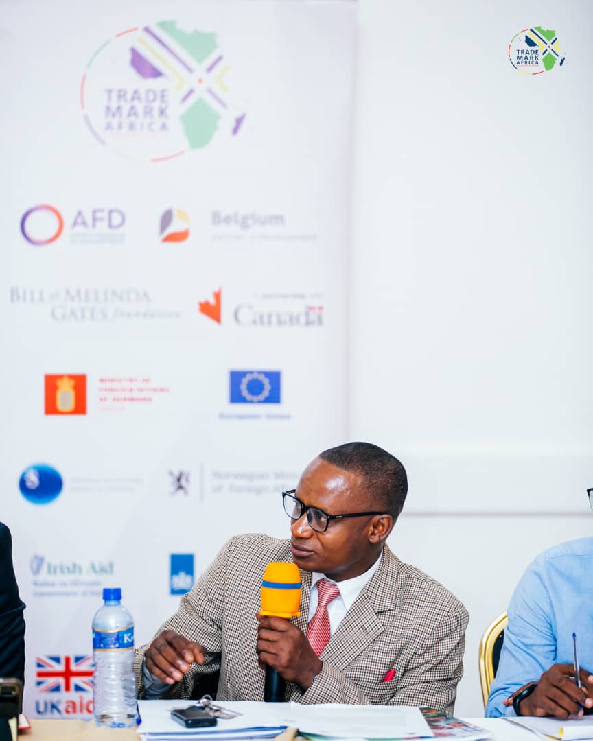 Christian Nibasumba (@chrisnibas) on Twitter photo Tenue ce Mardi 11 Mars, à Bujumbura, de la 43e session du Comité National de Pilotage de <a href="/TradeMarkAfrica/">TradeMark Africa</a>. Occasion d’échanger avec les principales parties prenantes sur les orientations stratégiques de notre Programme Pays #Burundi 🇧🇮 Tenue ce Mardi 11 Mars, à Bujumbura, de la 43e session du Comité National de Pilotage de <a href="/TradeMarkAfrica/">TradeMark Africa</a>. Occasion d’échanger avec les principales parties prenantes sur les orientations stratégiques de notre Programme Pays #Burundi 🇧🇮