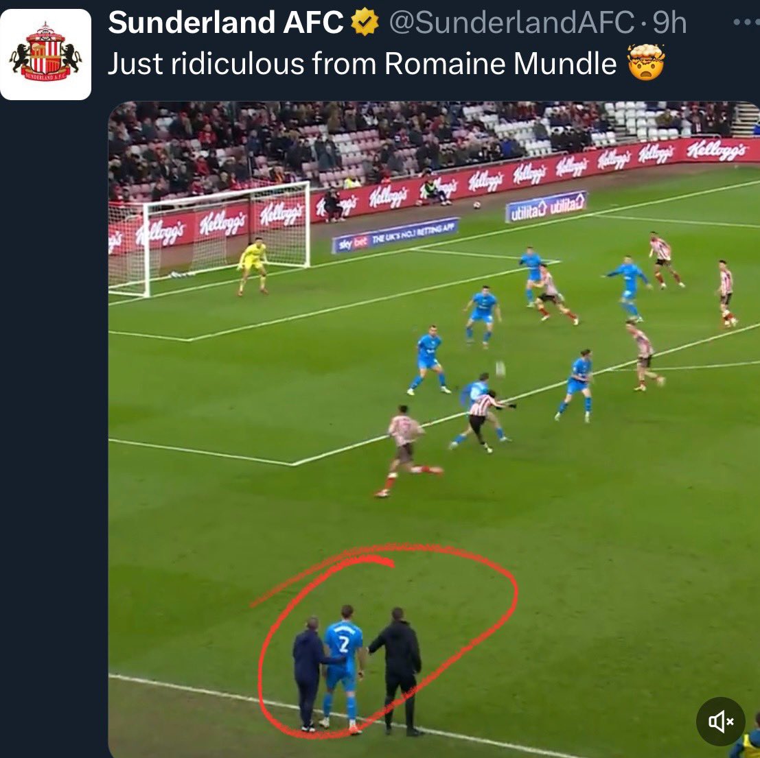 If only this bloke had been on the pitch rather than moping around on the sideline… #SAFC