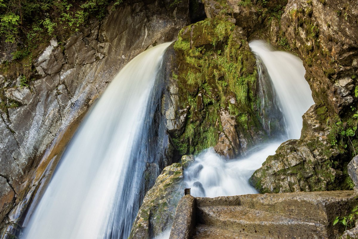Die Wanderung zur imposanten Risletenschlucht führt dich am Vierwaldstättersee entlang. Die Rückfahrt ab Treib nach Beckenried geniesst man entspannt mit dem Schiff. 🥾 nidwalden.com/risletenschluc…
#Nidwalden #Risletenschlucht #Beckenried #Switzerland