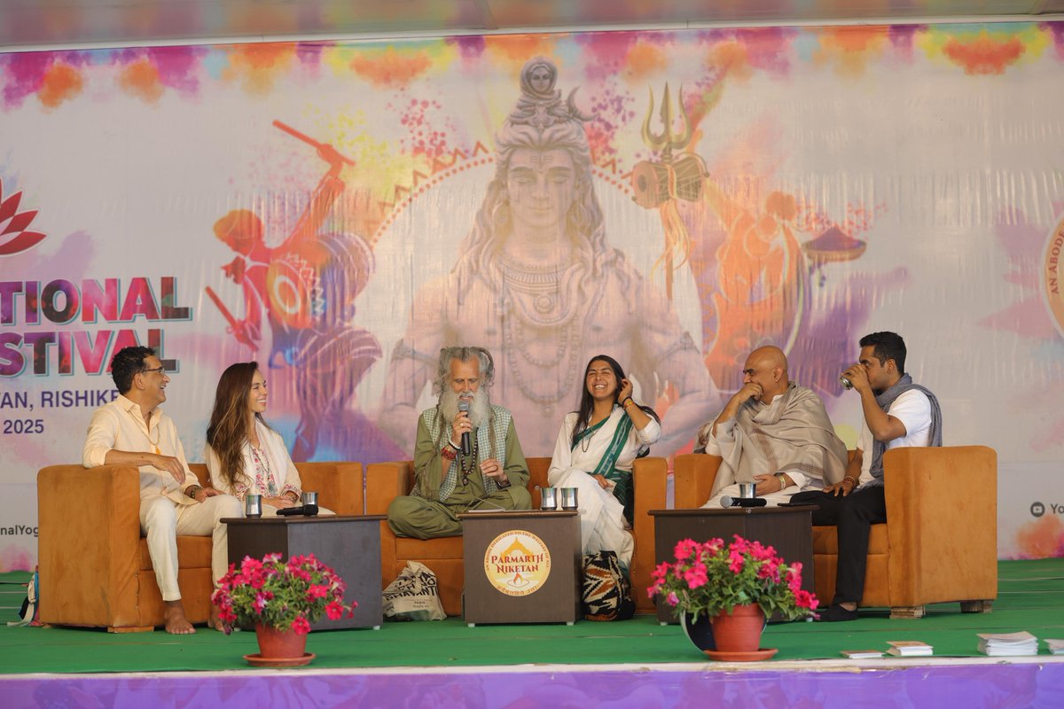 Int'l Yoga Festival tweet media