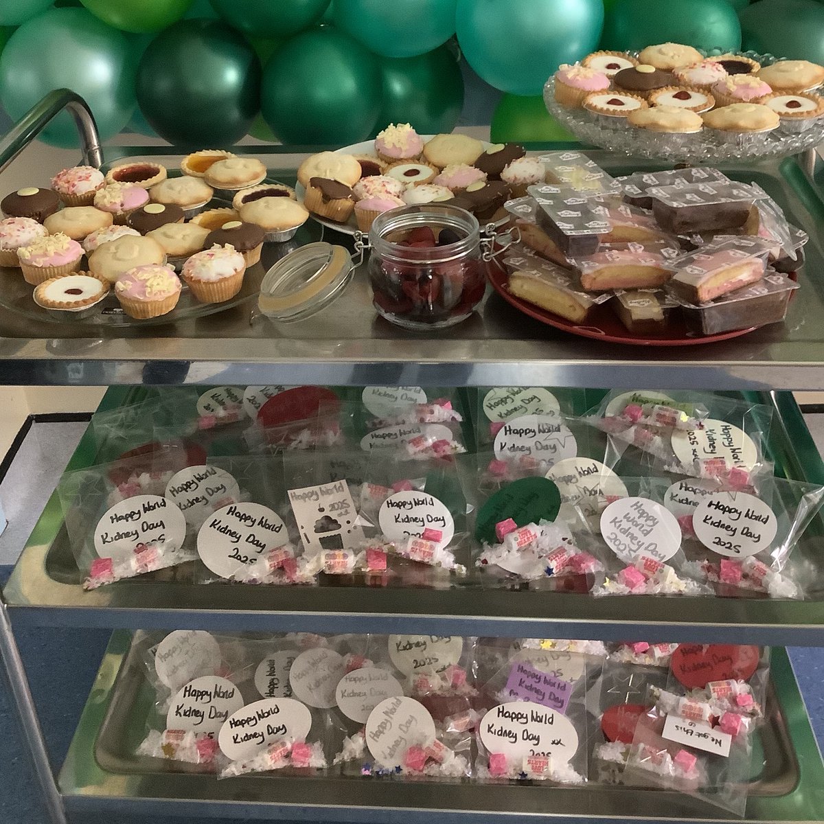 Happy World Kidney Day in advance of tomorrow from us all at Ilkeston DU💚 #WorldKidneyDay #kidney #renaldialysis #dialysis #renalunit #kidneydisease #kidneycare #kidneyawareness