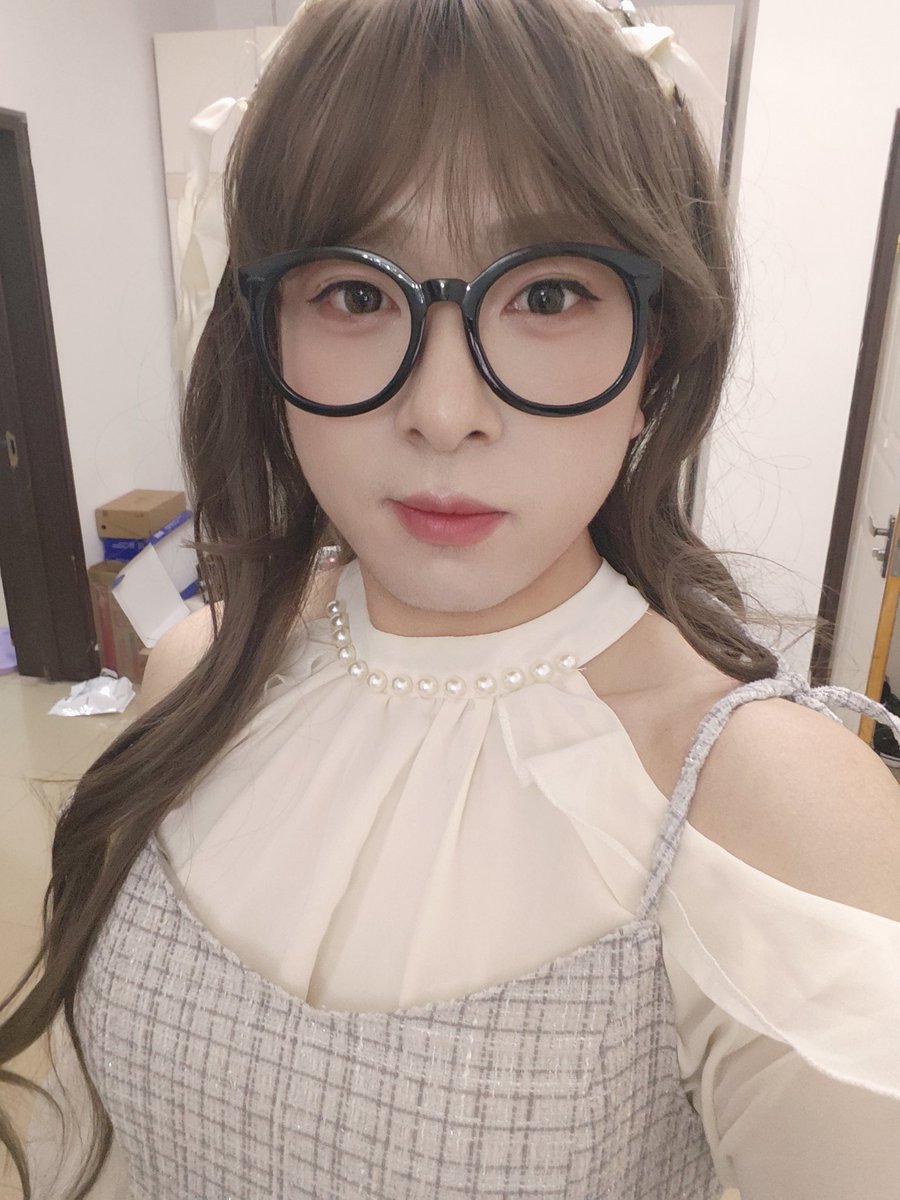 不愧是我！都快三十的男生了，还这么会装嫩！