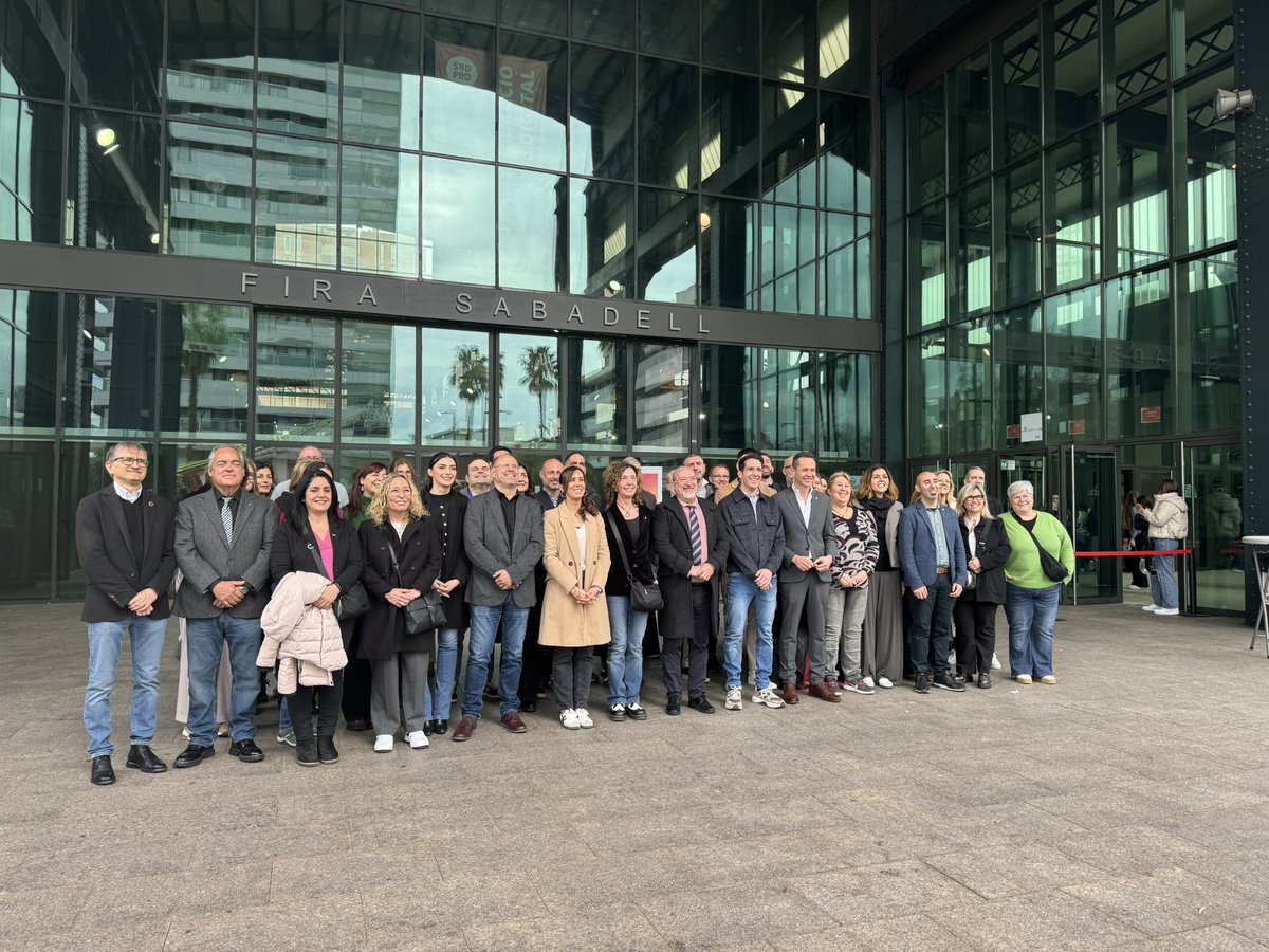 #ARA➡️ Inauguració de Sabadell Fira Pro: Formació i Treball

👉 Coneix les ocupacions més demanades, les formacions per accedir-hi i les múltiples opcions de continuar la teva formació 📚🧰🎨

🗓️ 12, 13, 14 i 15 de març
📍 Fira Sabadell

#Sabadell #FiraPRO