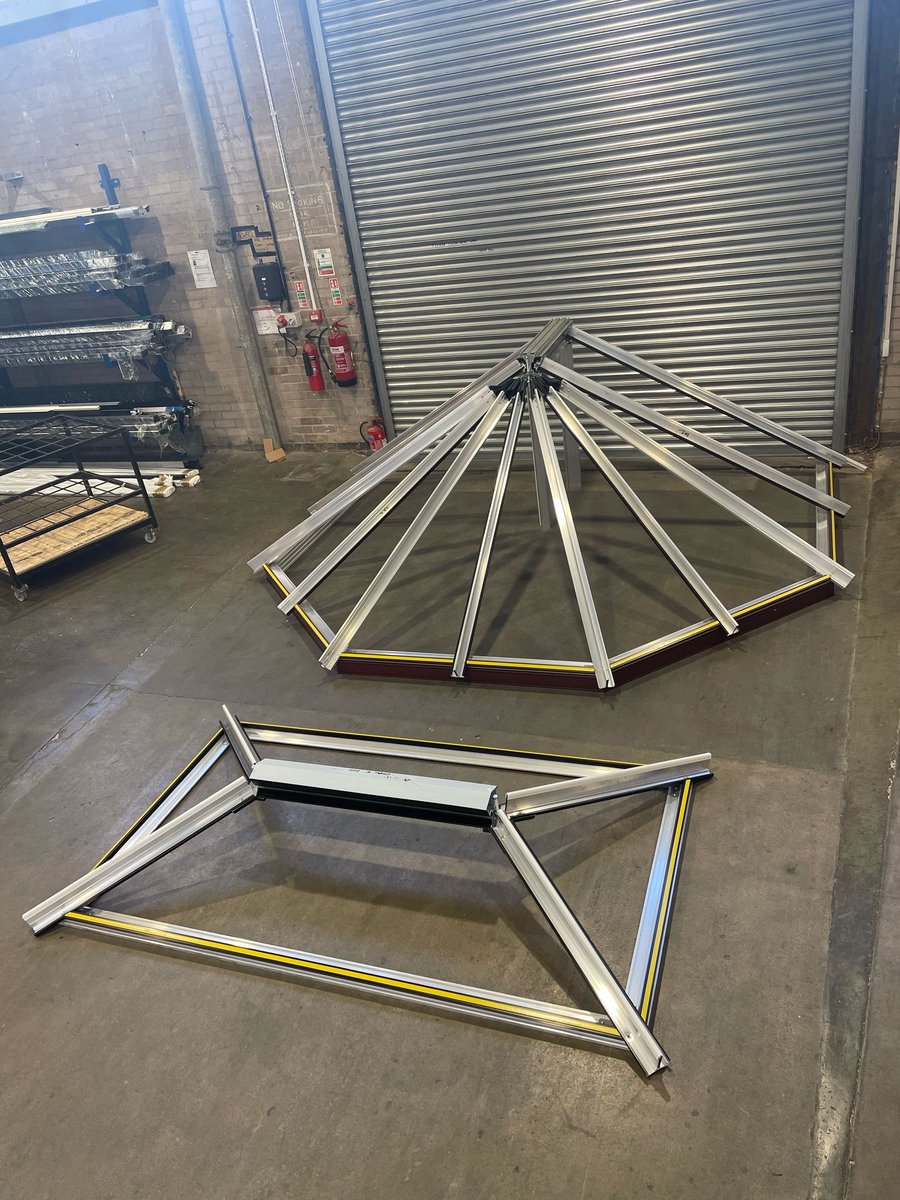 framefastuk's tweet image. More completed jobs ready to head out to our customers! 🚚✨ All set and ready to be installed, bringing quality and craftsmanship to homes across the UK. 

#installationready #framefast #qualitycraftsmanship #customerprojects