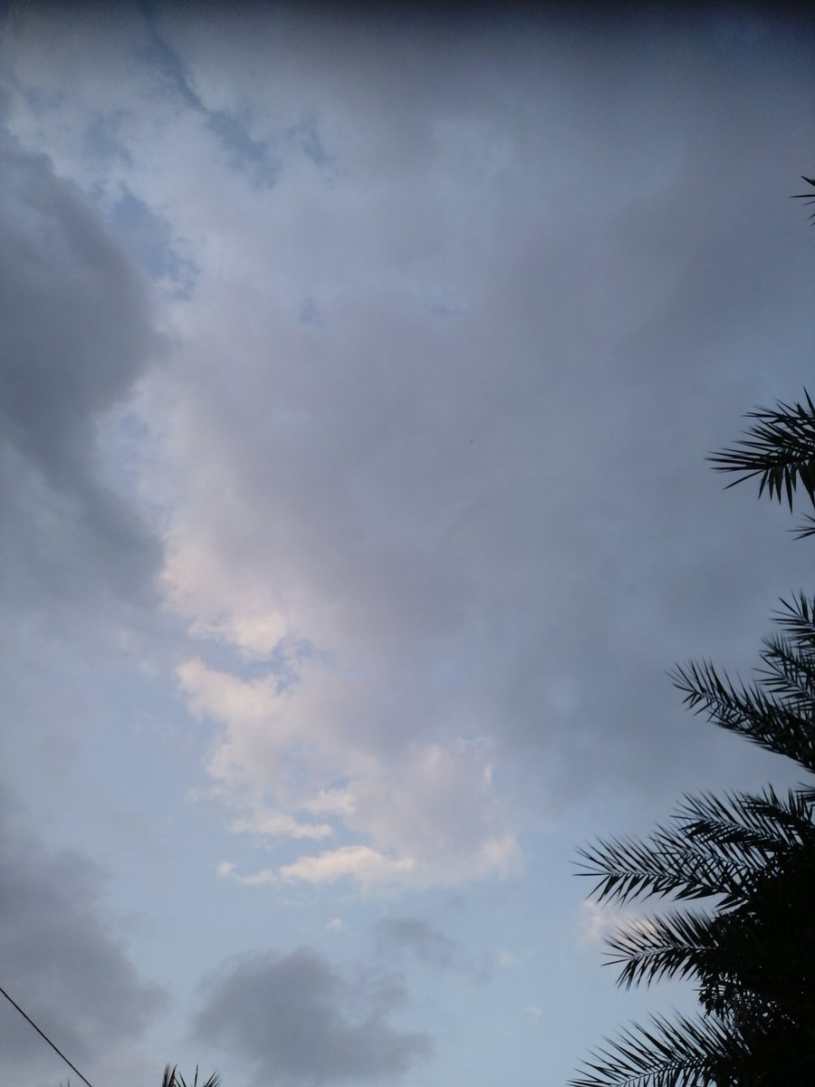 من إحدى صور جميلة أحب أصور سحب ☁️