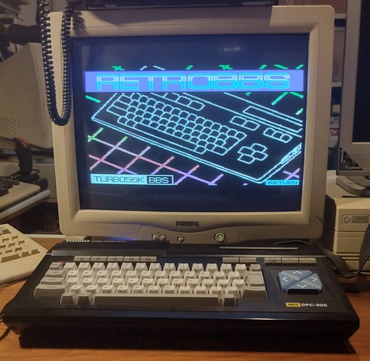 Ya están disponibles en mi web los planos de los módems para puerto paralelo de MSX, junto con las descargas correspondientes de la terminal simple Microterm, de la terminal multimedia Retroterm y de los planos en formato ejecutable para ver desde MSX-DOS.
pastbytes.com/wifimodem/inde…