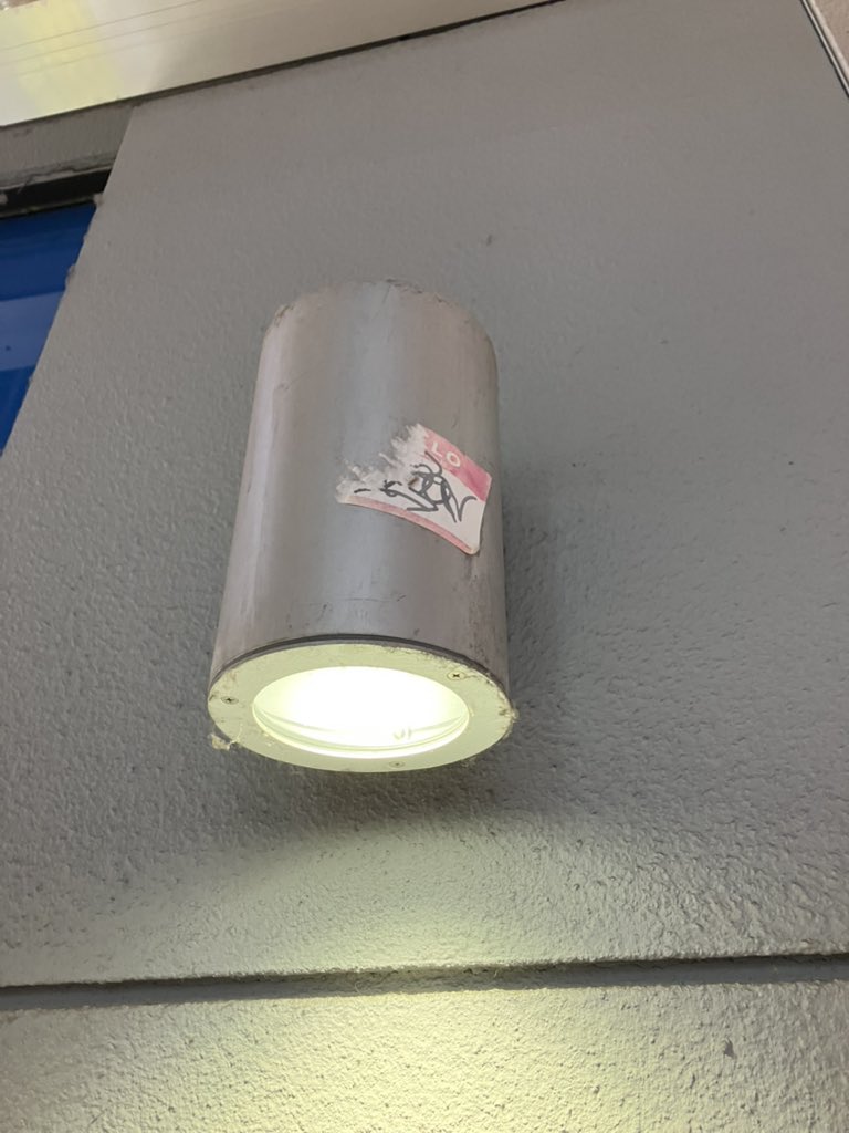 u__nocha's tweet image. なんかジワるね
#ウラロジ路上観察  #アーケード街