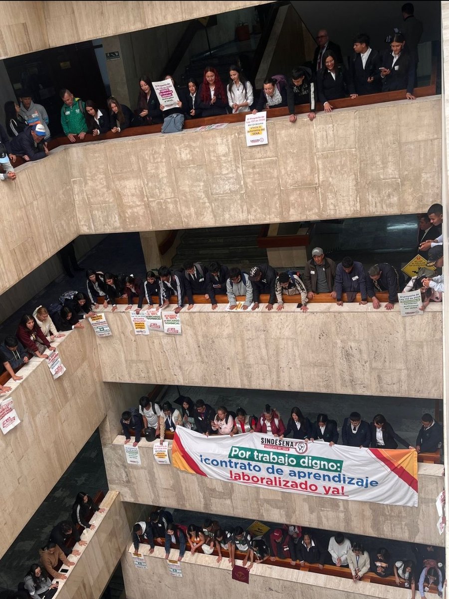 malobe0207's tweet photo. #Colombia #MujeresEnRevolución #vejez #JovenesConstruyendoElFuturo #Jovenes #EducacionIsladelaJuventud . SE NECESITA EL CAMBIO. @petrogustavo @CarlosBolivarCo @IzquierdaUnida @FrenteAmplioSE @FrenteDeIzdas @Nodo_CHAnda @JEP_Colombia https://t.co/jiNJ91pyEi
