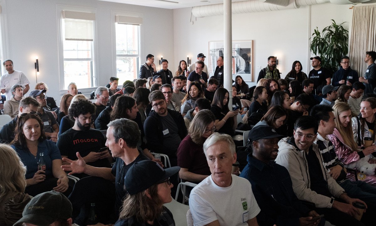 thehouseofweb3's tweet image. House of Web3 kicked off ETHSF with an unforgettable opening ceremony! The day was packed with alpha from web3 visionaries like @VitalikButerin, @yanivgraph, and more. Huge thanks to all attendees, participants, and sponsors for making it happen.