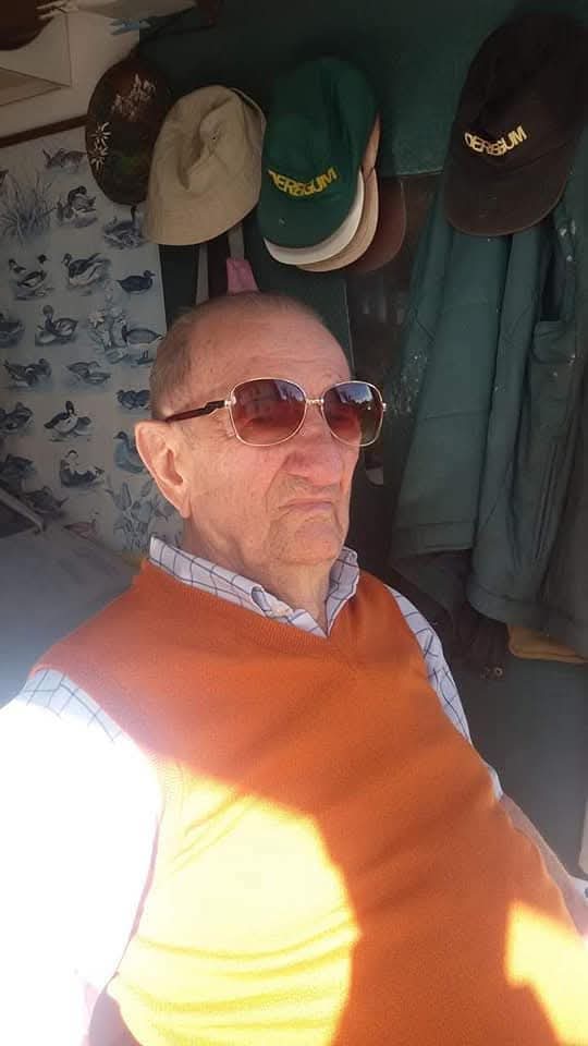 OSNMITALY's tweet photo. 🌹🏳️‍🌈 IL PARTIGIANO QUINTO GASPERINI, NOME DI BATTAGLIA "GIACOMO", È PARTITO PER L'ULTIMO VIAGGIO: AVEVA 99 ANNI, GRAZIE MILLE PER TUTTO, BELLA CIAO PARTIGIANO! 🌹🏳️‍🌈

Il messaggio di ANPI Persiceto:

"Si è spento, a 99 anni, Quinto Gasperini, il partigiano 'Giacomo', nato il 15 settembre 1925, militò nel battaglione Marzocchi della 63° brigata Bolero Garibaldi e operò nella zona di San Giovanni in Persiceto.

Il 20 aprile 1945 (il giorno prima della Liberazione) venne ferito a un braccio nel corso di un combattimento con un reparto tedesco a Decima.

Quinto apparteneva ad una famiglia di ideali socialisti, anche il fratello Eutimio combatté nella resistenza con il nome di 'Mona', un altro fratello di nome Sesto è stato riconosciuto benemerito."

🌹 BELLA CIAO QUINTO! 🏳️‍🌈