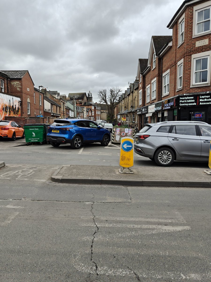 <a href="/BadlyParkedOx/">Badly Parked Oxford</a> <a href="/OxfordshireCC/">Oxfordshire County Council</a>