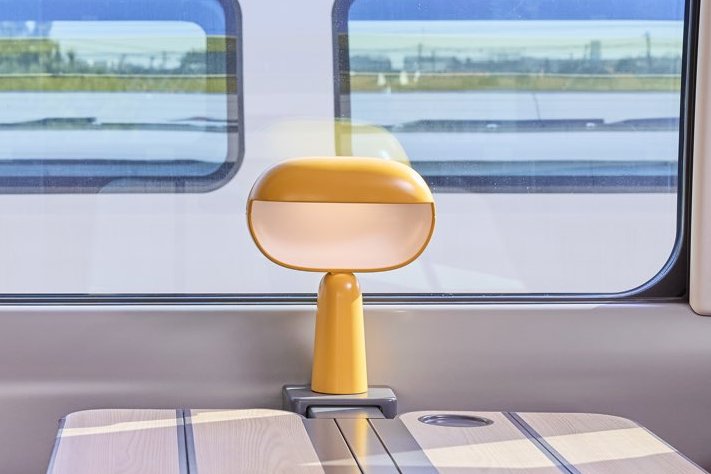 the person who added this lamp deserves a raise