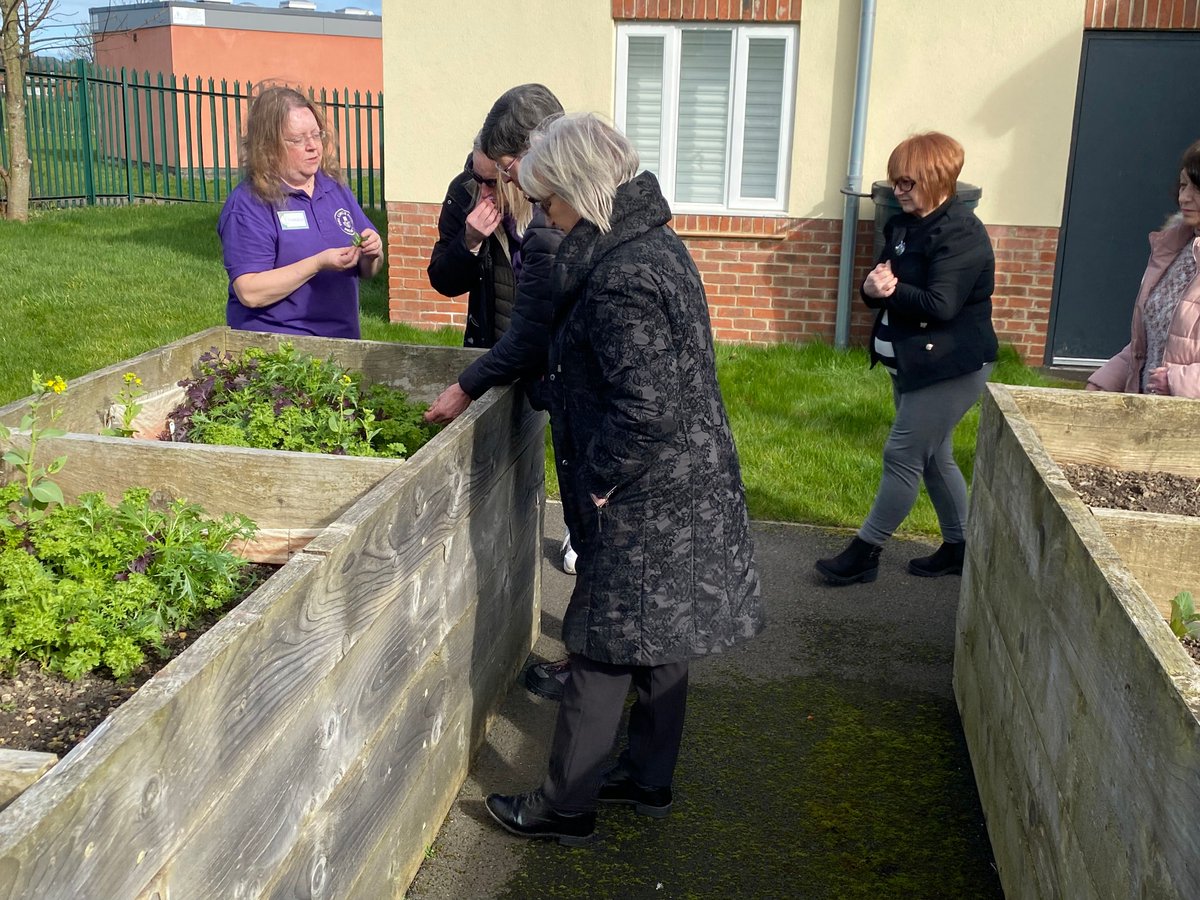 FCFP_'s tweet photo. In our Spring Garden Q&amp;A, Angela held a hands-on workshop where attendees gained some guidance on seed starting and care, as well as some tips for growing potatoes in small spaces, such as in a sack! 🥔 https://t.co/GiYEBbtETD