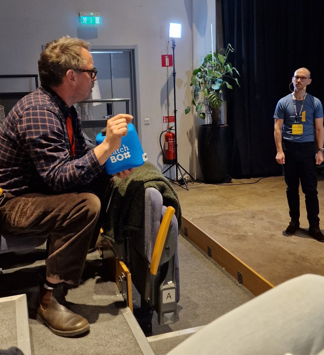 FOAMedup's tweet photo. It's easier to intubate a patient than to fix a bike! The procedures we as emergency physicians have to know how to perform are not complicated! We can all learn and perform them! -Gerold Kretschmar #akutveckan2025 https://t.co/Iex2ejRrj6