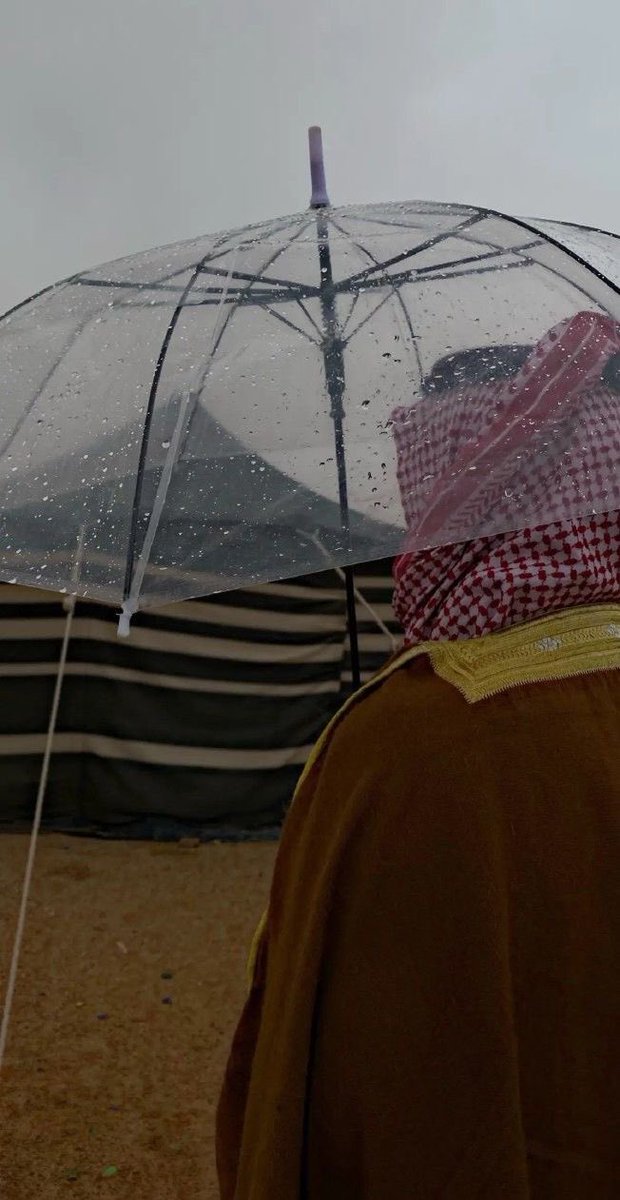 aalshobrmi's tweet photo. #احساسك_في_محله

رب المطر .. لا تحاسبني بتقصيري 
حاسبني برحمتك لين أدخل الجنَّة

يالله سحابة بخت ..تروي مقاديري 
لين وجهي يوصف في ضحك سنَّة

#امطار_الرياض https://t.co/TxPQkG5Blg
