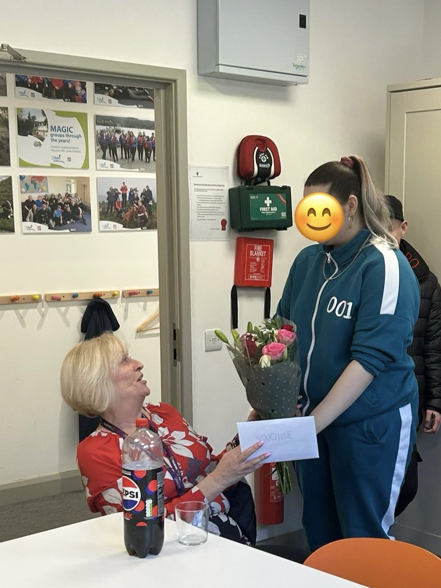 Full house at this weekend’s #CareLeaver Sunday lunch! Brilliant! …and flowers for a retiring PA 😊 <a href="/chris2ring/">Chris Ring</a> <a href="/JTew1/">Jonathan Tew</a> <a href="/Tony__Joyce/">Tony Joyce</a> <a href="/nlcbf/">nlcbf</a>