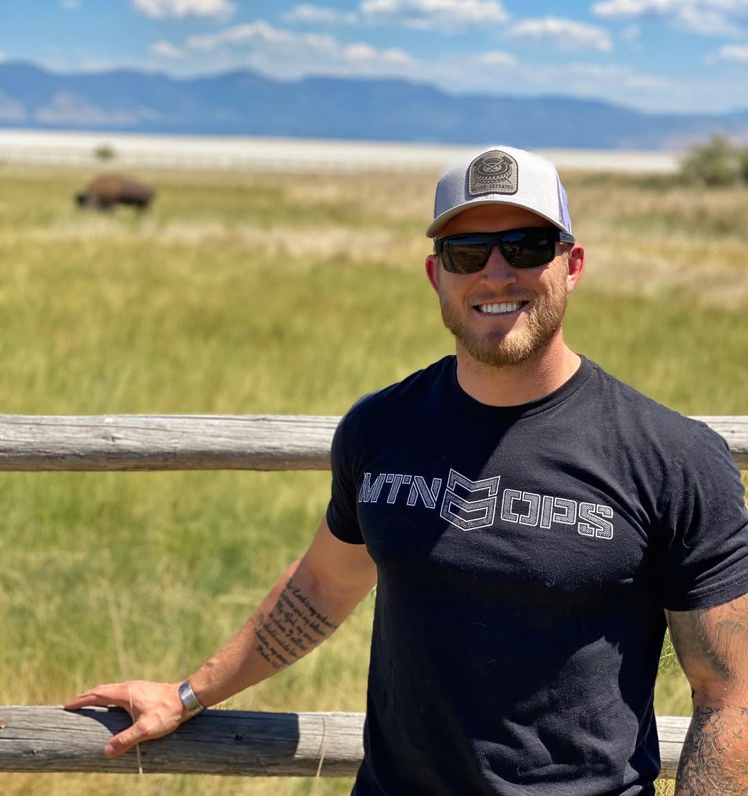 RogerdamSa46673's tweet photo. After four days in the car, we have officially made it to the sunny mountains of Northern Utah! So many adventures to be made and so many memories to be created! If you know the area, drop a comment about where we should visit next!

#officialutahresidents #antelopeisland https://t.co/sofxE6uV8A
