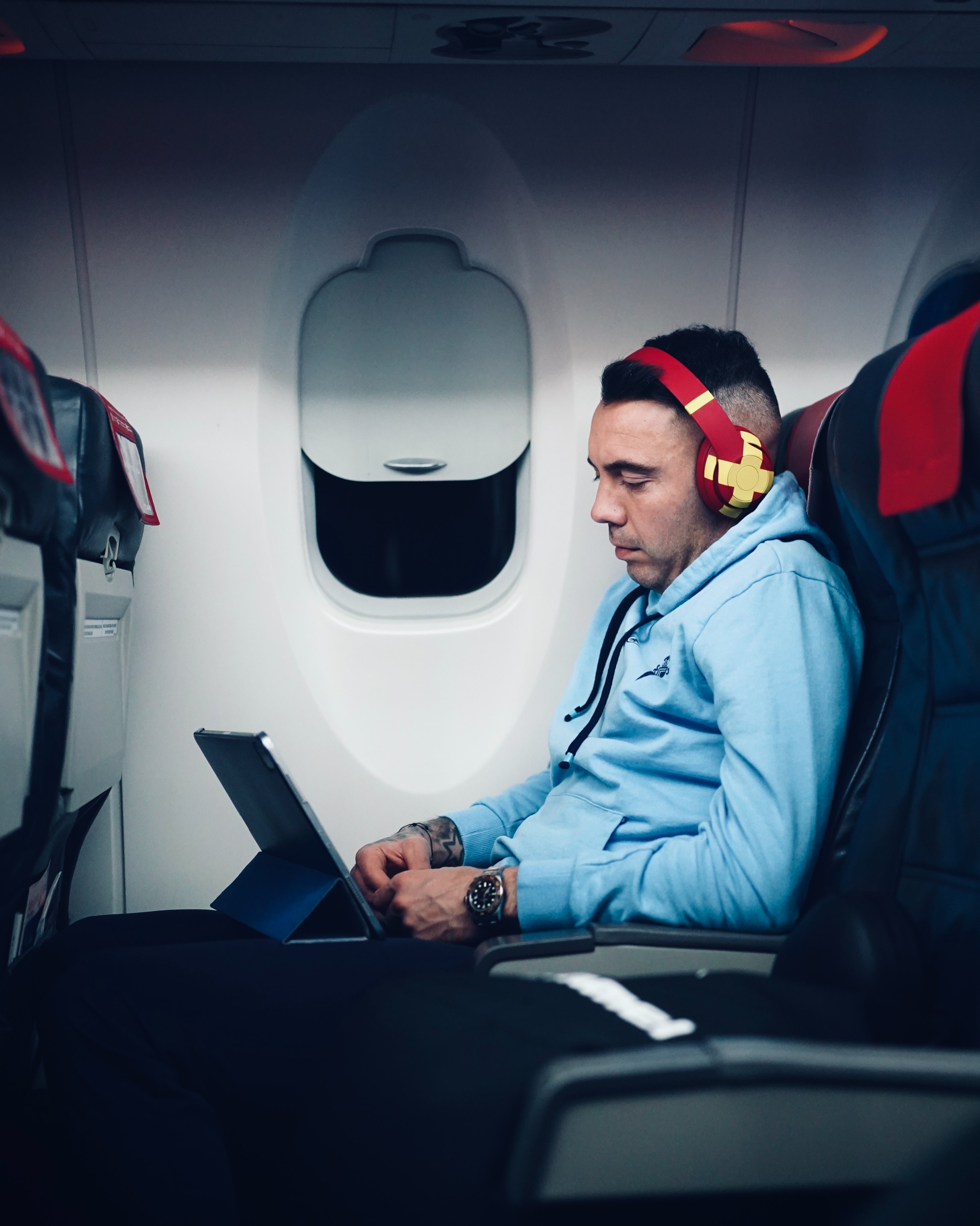 Iago Aspas viajando con el equipo. Fuente: RC Celta