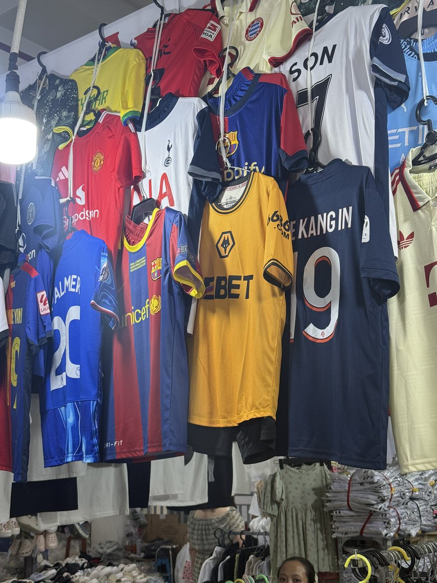 비엣남에서 만난 유니폼들 웃기고 웃겨