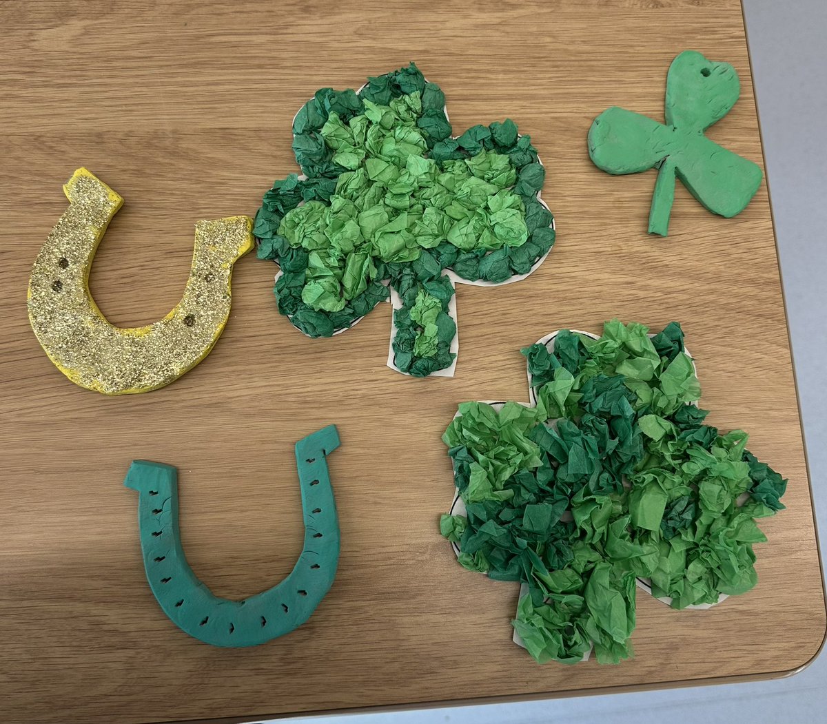 Some arts and crafts and a catch up on the Rugby this morning🏉 

Shamrocks ready to decorate the day room for St Patrick’s day coming up ☘️

#artsandcrafts #therapy #arttherapy #sports #nhs #StPatricksDay