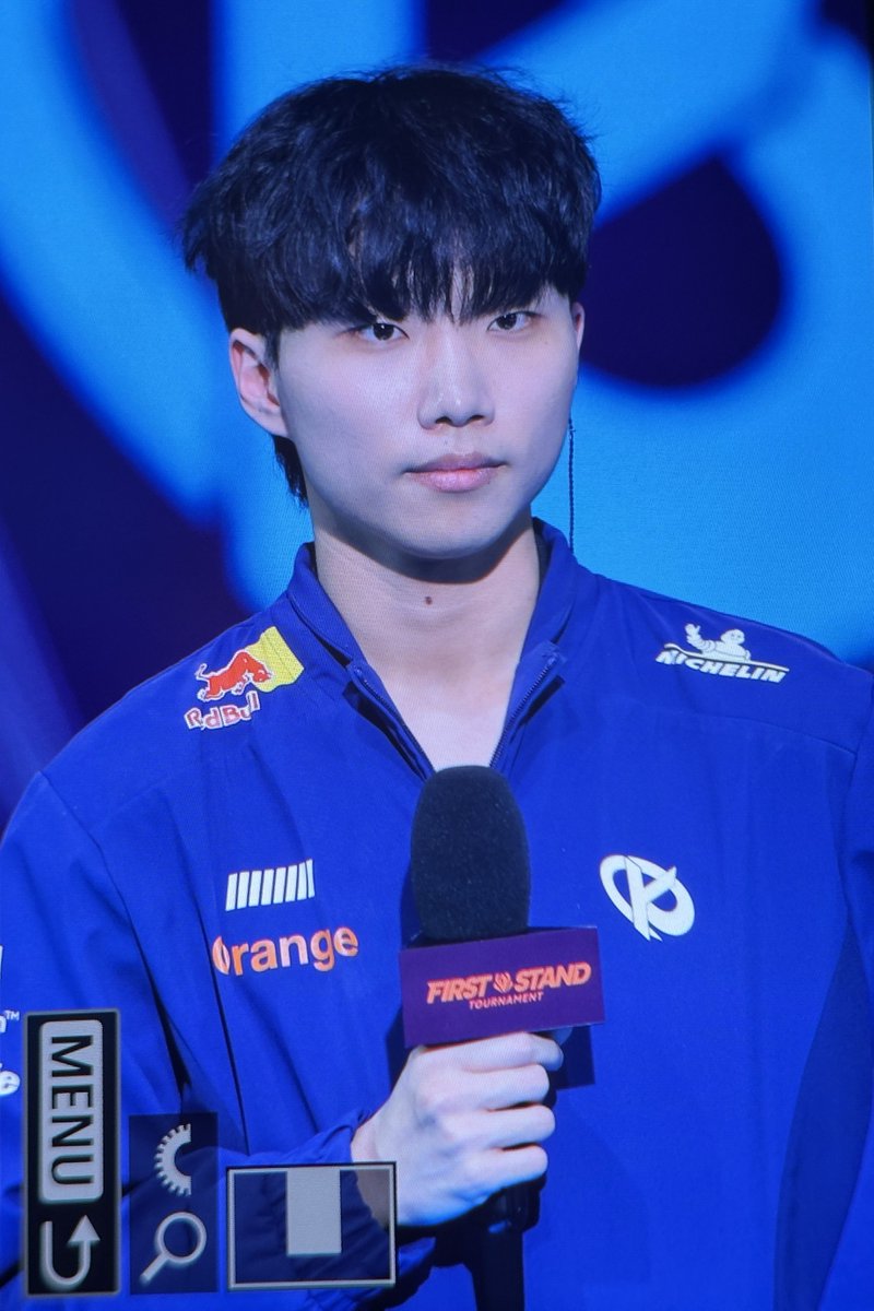 byCAN_NA's tweet photo. 롤파크 인터뷰 너무 오랜만이야🥺 https://t.co/e5hbT1eCLL
