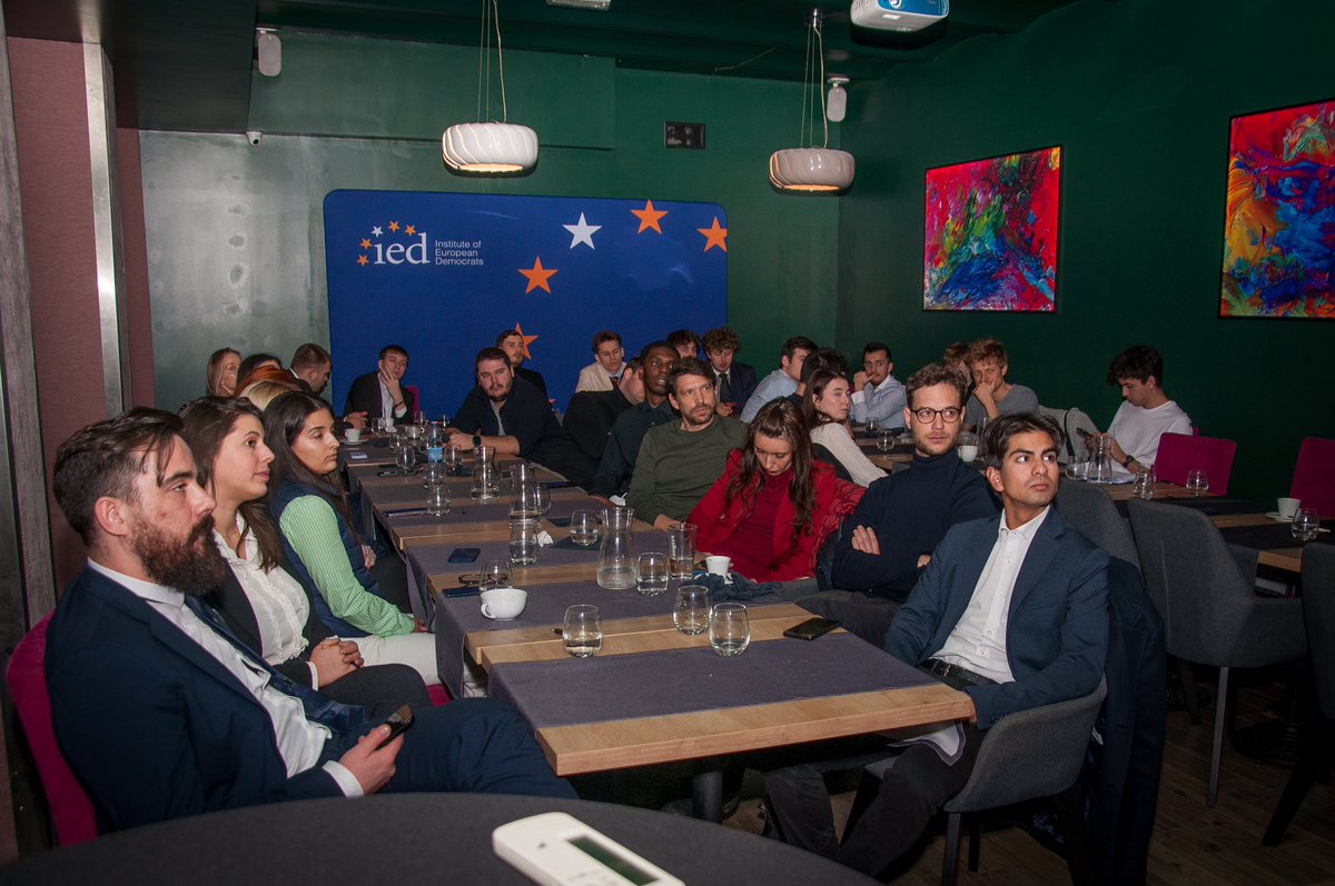 YoungDemsEU's tweet image. What an incredible weekend at the YDE Winter Academy!
Young Democrats from across Europe gathered to discuss key political challenges, strengthen cooperation, and shape the future of European democracy.
A huge thank you to our speakers and to the @IED_IDE for their support! 🙌