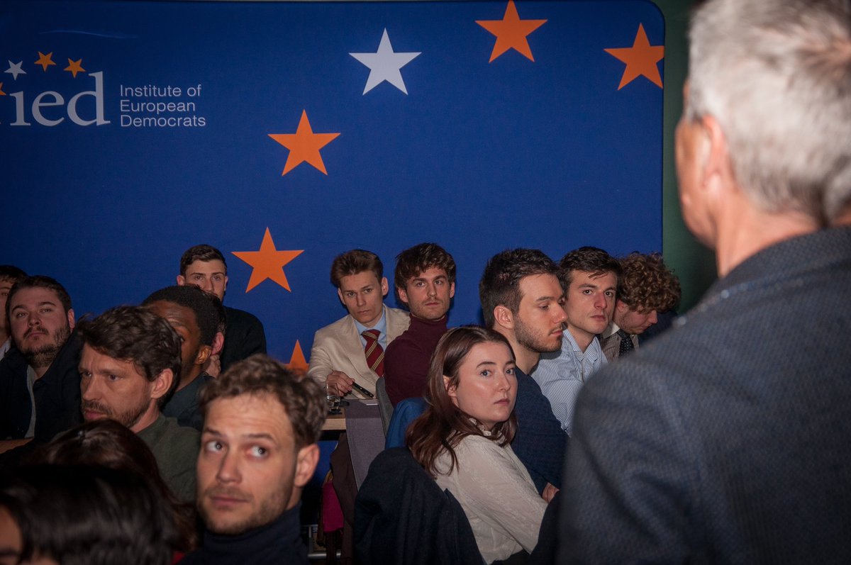 YoungDemsEU's tweet image. What an incredible weekend at the YDE Winter Academy!
Young Democrats from across Europe gathered to discuss key political challenges, strengthen cooperation, and shape the future of European democracy.
A huge thank you to our speakers and to the @IED_IDE for their support! 🙌