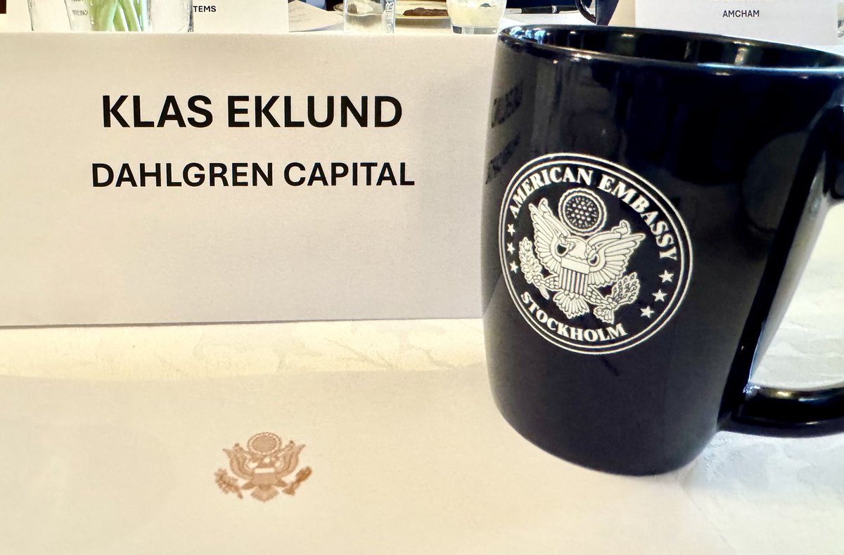 Deltagit i diskussion på amerikanska ambassadörens residens om forskningssamarbete USA-Sverige. Ekonom som jag är framhöll jag vikten att - i synnerhet i dessa tumultartade tider - hålla fast vid långsiktiga samarbeten, dela data, cloudtjänster, AI-kompetens mm.