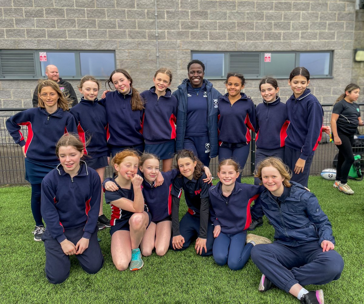 BrisBearsFound's tweet image. Smiles, selfies and @simsimpam 🤩   

More than 60 girls attended our @premrugby Project Rugby Festival at Lockleaze Sports Centre, supported by @GallagherUK!  

Fantastic day celebrating #projectrugby with our schools @bristol_free @MerchantsAc @AshtonParkSch and @OABrislington.