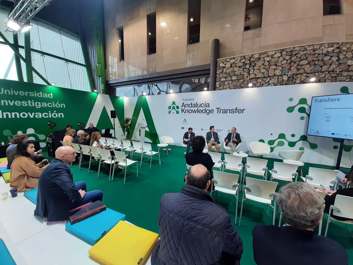 trade_andalucia's tweet image. Interesantísima nuestra charla sobre historias de éxito en #deeptech en el espacio #AndalucíaKnowledge de @ForoTransfiere con Pablo Ginel, CEO de la start-up malagueña #AGPhotonics, y José Luis Sánchez, CEO de @Meltio3D, moderada por @ppucedac

Claves que han dado 🧵👇