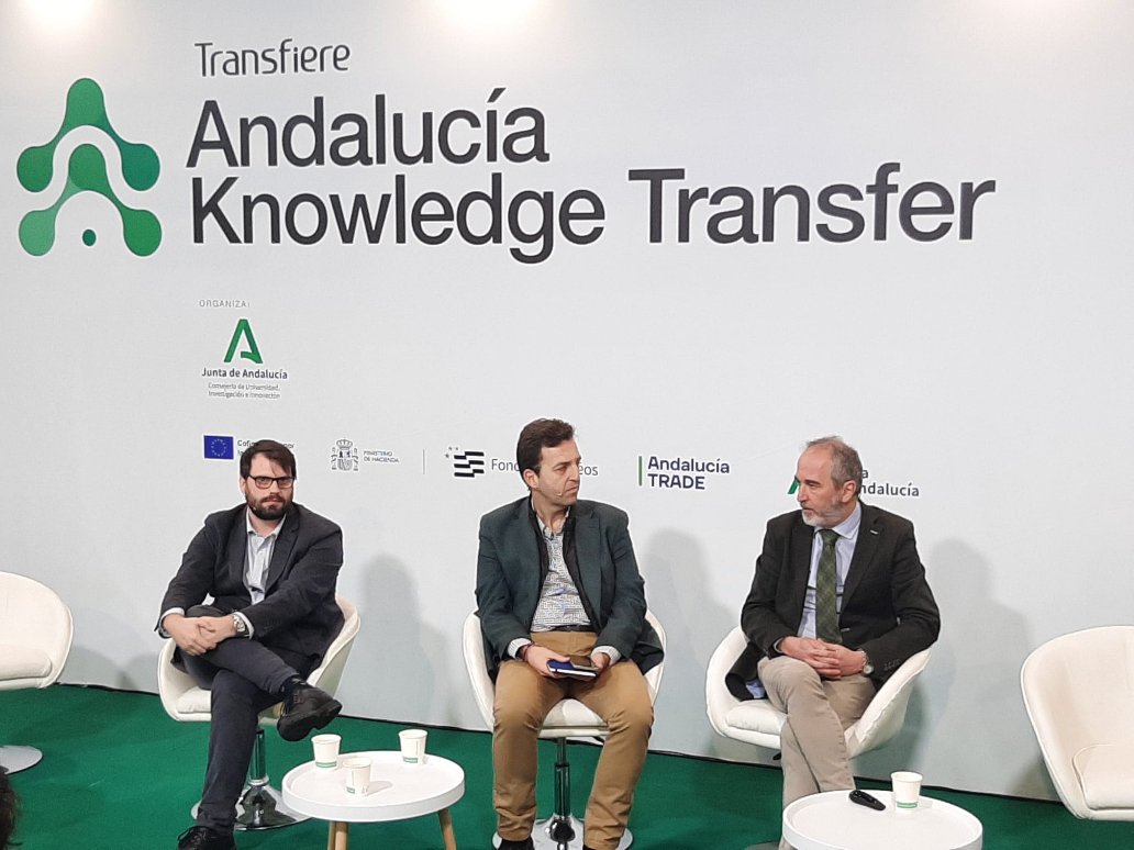 trade_andalucia's tweet image. Interesantísima nuestra charla sobre historias de éxito en #deeptech en el espacio #AndalucíaKnowledge de @ForoTransfiere con Pablo Ginel, CEO de la start-up malagueña #AGPhotonics, y José Luis Sánchez, CEO de @Meltio3D, moderada por @ppucedac

Claves que han dado 🧵👇