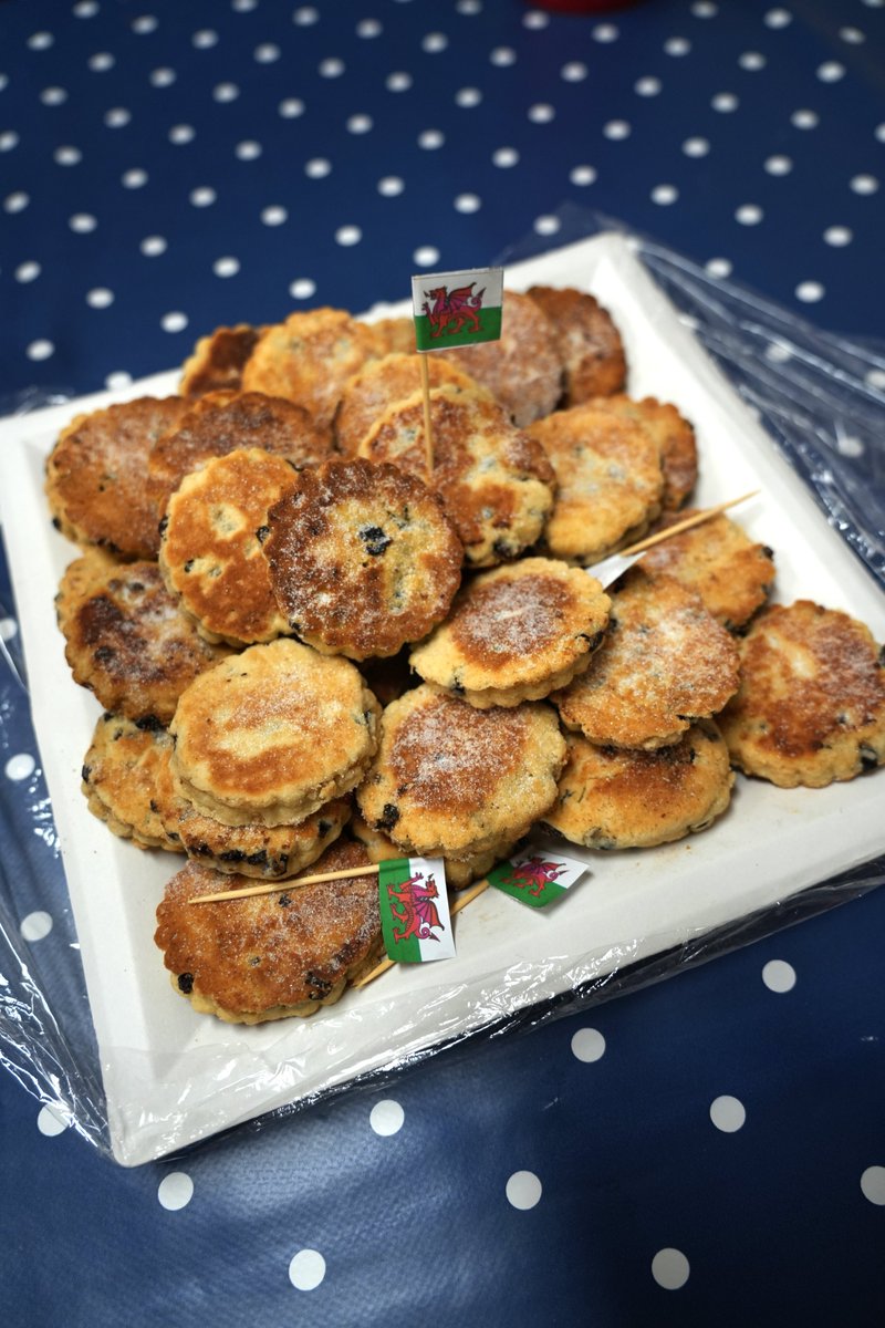 Cranford_Sch's tweet image. The judges are ready! The International Bake Off has begun! Well done to all who have entered—what talented bakers! We can’t wait to sell slices after school! 🍰✨  #CranfordSenior #CranfordCommunity #CranfordChallenge