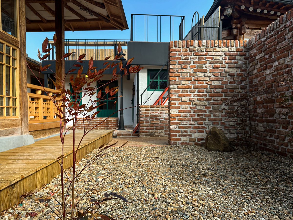 철학서점 <오래된 질문>