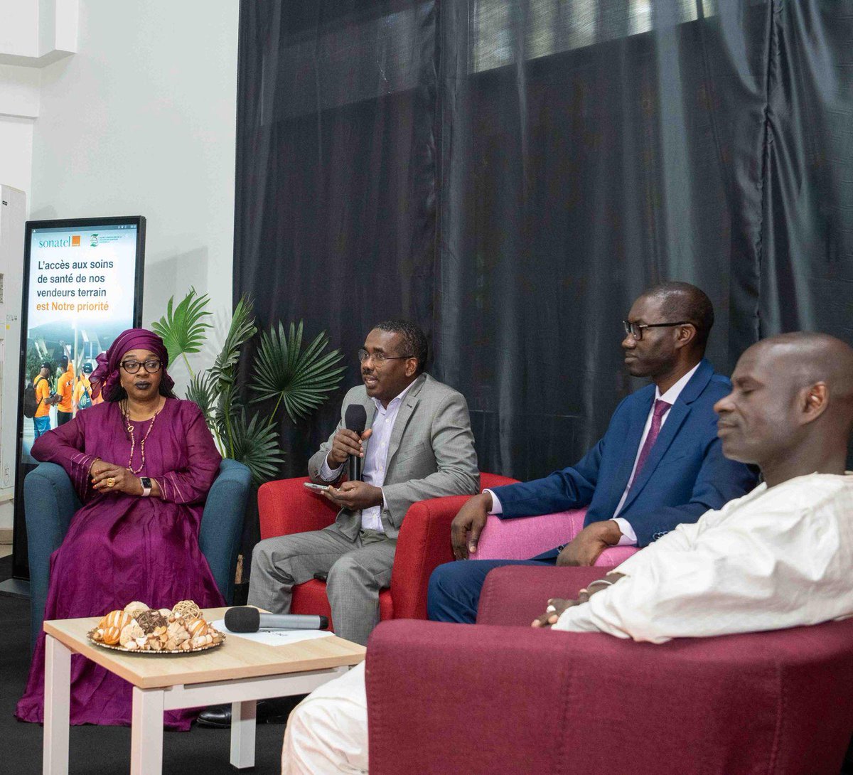 Retour en images sur la concrétisation de notre partenariat avec l’Agence sénégalaise pour la Couverture sanitaire universelle!.
Ce partenariat innovant vise à garantir une couverture médicale complète à nos vendeurs terrain, véritables piliers de notre écosystème de