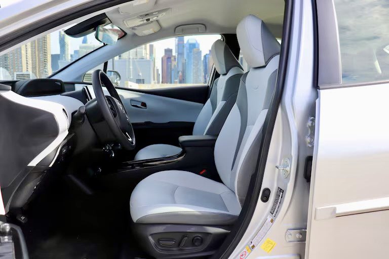 ToyotaManhattan's tweet photo. 2022 #toyotaprimexle #hatchback #classicsilver #moonstoneinterior #fwd #remotekeylessentry #alloywheels #lanedeparture #toyotaprime #toyotaofmanhattan #hellskitchen #manhattan #letsgoplaces #nyc #caroftheday #usedcars #rooftop @bram_auto 

Stock #: T18342
(212) 399-9600 https://t.co/t5iBFubxeU