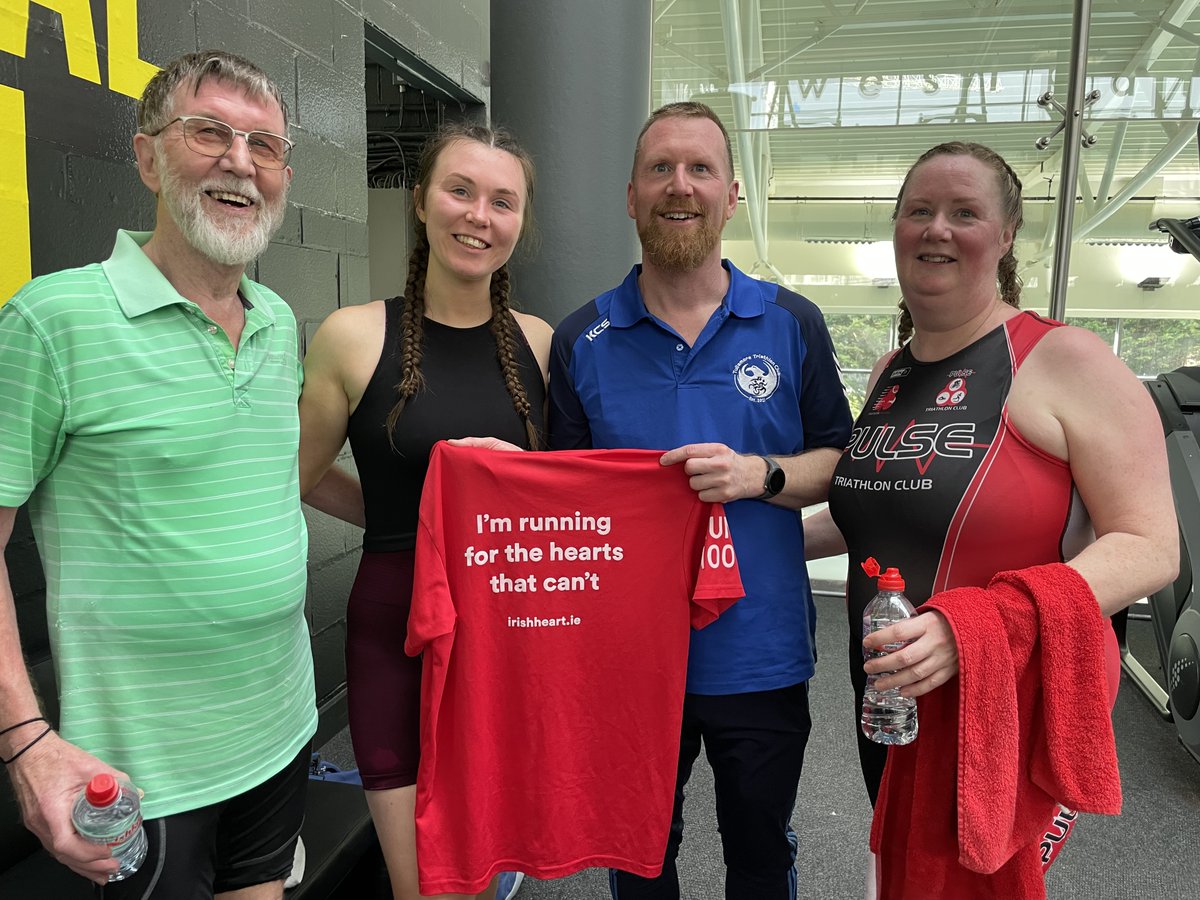 Ghlach trí glúin páirt i triatalon ar son Foras Croí na hÉireann.

Gearóid Oman, a athair Leo, a iníon Albha agus a dheirfiúr Niamh.

Tá Leo ina seachtóidí agus tá sé ina theagascóir CPR in éineacht lena mhac Gearóid ar son Foras Croí na hÉireann.

Go raibh míle maith agat❤️