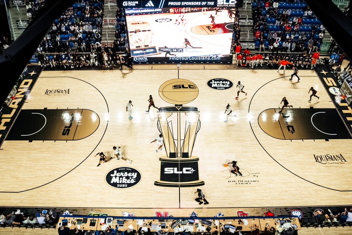 the concept and the execution😍 <a href="/izzy_palmisano/">Izzy Palmisano</a> on the photo.