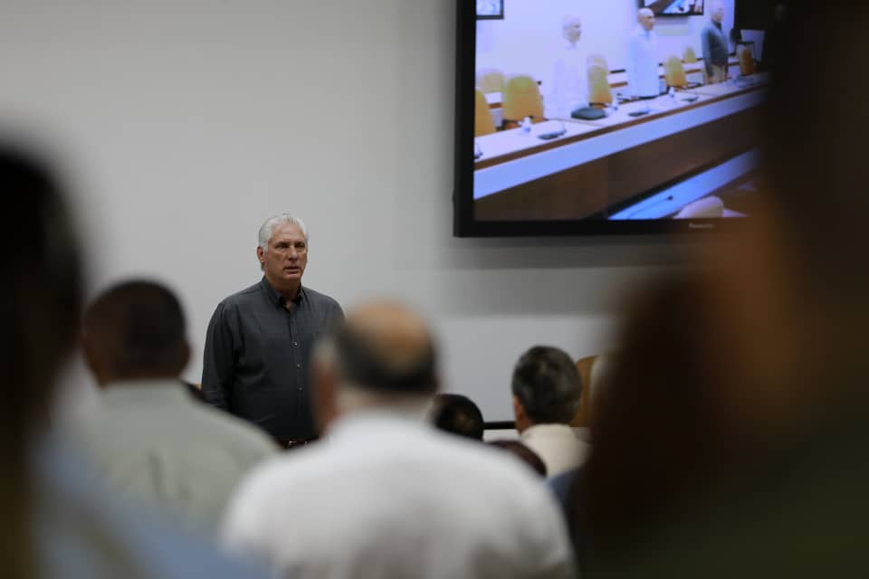 Alberto López Díaz (@albertolopezcu) on Twitter photo ♦️Objetivos para 2025 <a href="/minalcuba/">Ministerio de la Industria Alimentaria de Cuba</a>:
📍Introducción de los resultados de la ciencia y la innovación en la solución de los problemas
📍Aprovechar las diversas fuentes de financiamiento externos disponibles para el país
📍Trabajar en la transformación energética del sector. ♦️Objetivos para 2025 <a href="/minalcuba/">Ministerio de la Industria Alimentaria de Cuba</a>:
📍Introducción de los resultados de la ciencia y la innovación en la solución de los problemas
📍Aprovechar las diversas fuentes de financiamiento externos disponibles para el país
📍Trabajar en la transformación energética del sector.