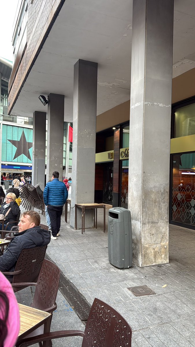 yeppiningie's tweet image. IF ANYONE IS AT THE AESPA MADRID VENUE I AM STILL SELLING MY 4TH ROW TICKET!! PLS COME UP TO ME ! THIS IS WHERE IM STOOD IN A PINK HOODIE