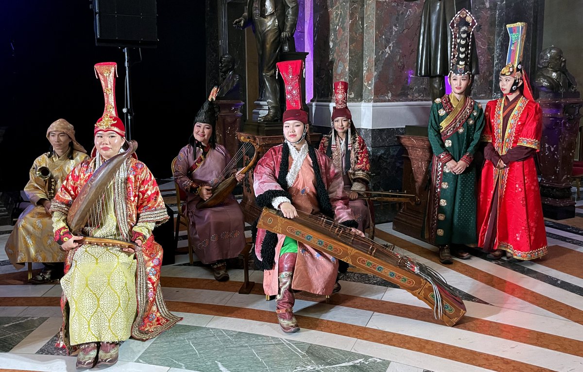 DavidHonys's tweet image. V @Akademie_ved_CR jsme přivítali předsedu Mongolské akademie věd Demberela Sodnomsambuu s doprovodem. Během přátelského setkání jsme se ujistili, že budeme nadále podporovat a posilovat spolupráci obou 🇨🇿🤝🇲🇳 vědeckých institucí a diskutovali konkrétní možnosti. Mezi probíraná…