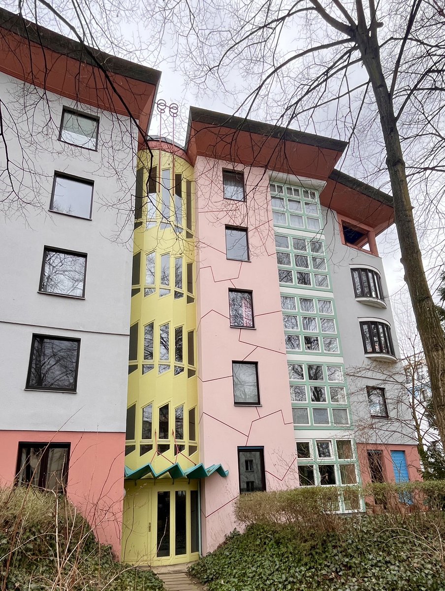 stoneroberts's tweet image. Hans Hollein’s 135 Rauchstrasse looking good after all these years