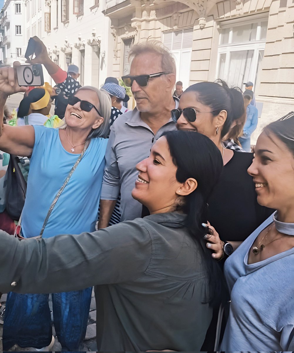ElNecio_Cuba's tweet photo. 🇨🇺 Kevin Costner está en La Habana, desafiando el odio y la división que impone Miami, disfrutando la alegría de un pueblo noble y abriendo las puertas del reencuentro posible.

A C T O R A Z O ❤️ https://t.co/kxhNBDijg1