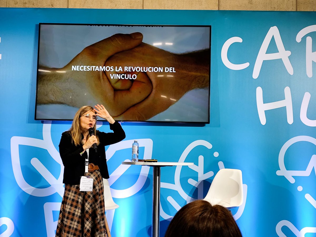 Esta mañana hemos estado en el VI Congreso Nacional de Dependencia y Sanidad by <a href="/Alimarket/">Alimarket</a> , aprendiendo sobre el futuro de los RRHH con Inmaculada Cerejido, durante la intervención de <a href="/ForoTF/">Foro Técnico de Formación</a> . Gracias por esta clase magistral🧡